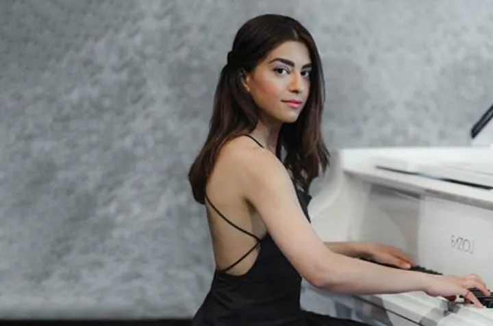 عاشق فرهنگ اصیل ایران هستم و خودم را بین دو دنیای غرب و شرق می‌بینم